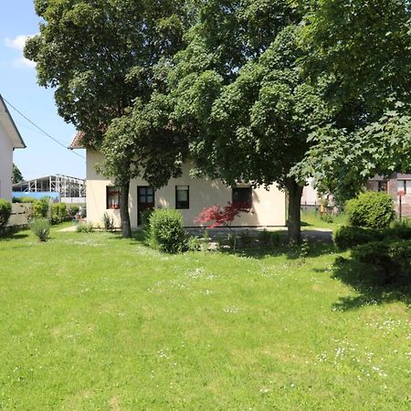 Maple Place Velika Gorica Extérieur photo